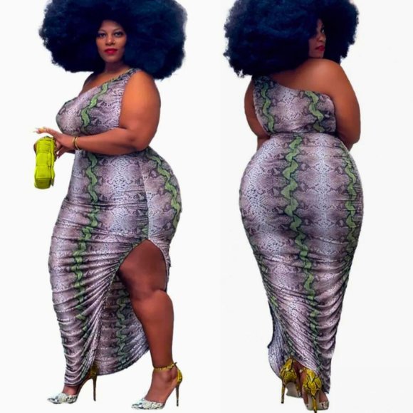 Dresses - Picture 2 of 16